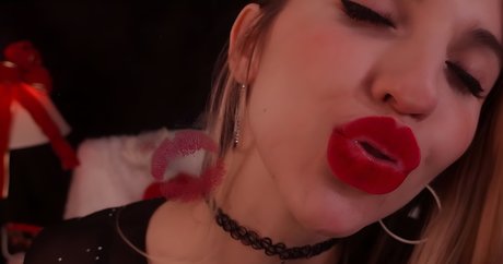 Frivolousfox Asmr