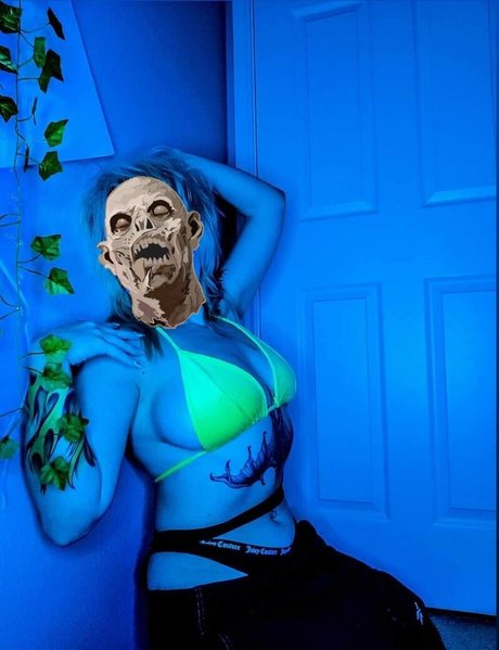 Naakte gelekte OnlyFans-foto van Abadon