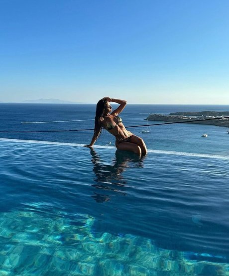 Naakte gelekte OnlyFans-foto van Melissa Santachiara