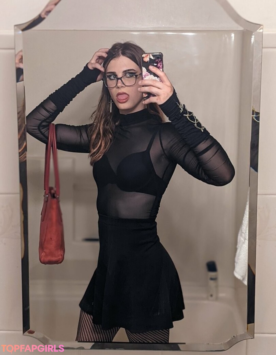 Naakte gelekte OnlyFans-foto van Ayyyvuh #35 Naakte gelekte OnlyFans-foto van Ayyyvuh #35