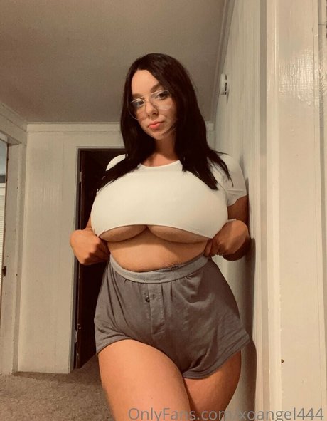 Naakte gelekte OnlyFans-foto van Myah Ramsey