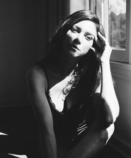 Naakte gelekte OnlyFans-foto van Brittany Snow