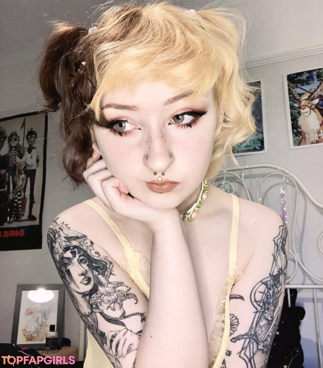 Naakte gelekte OnlyFans-foto van Starryfawnn #14 Naakte gelekte OnlyFans-foto van Starryfawnn #14