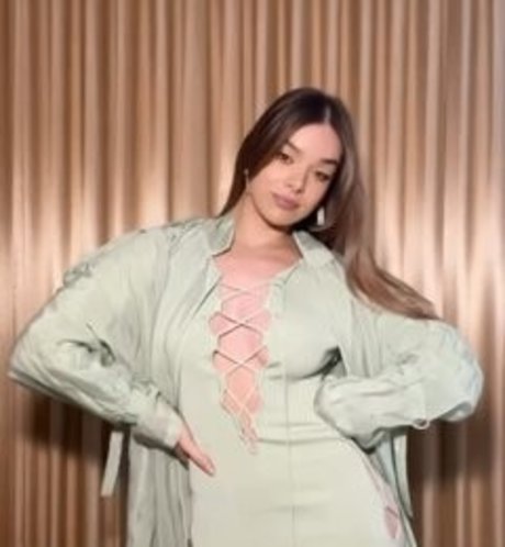 Hailee Steinfeld
