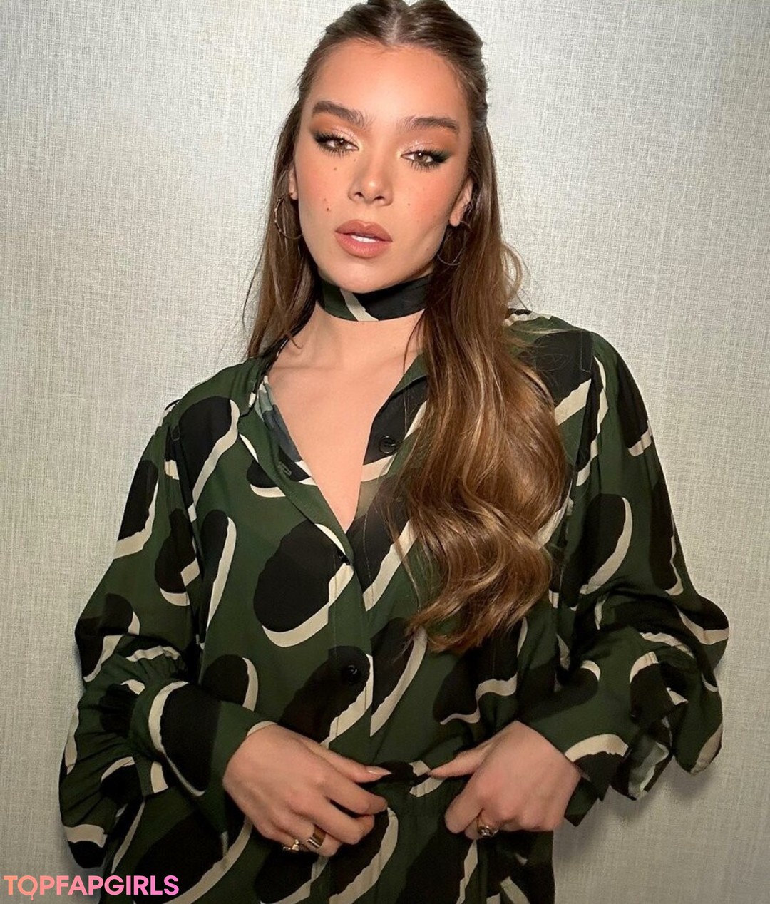 Naakte gelekte OnlyFans-foto van Hailee Steinfeld #1095
