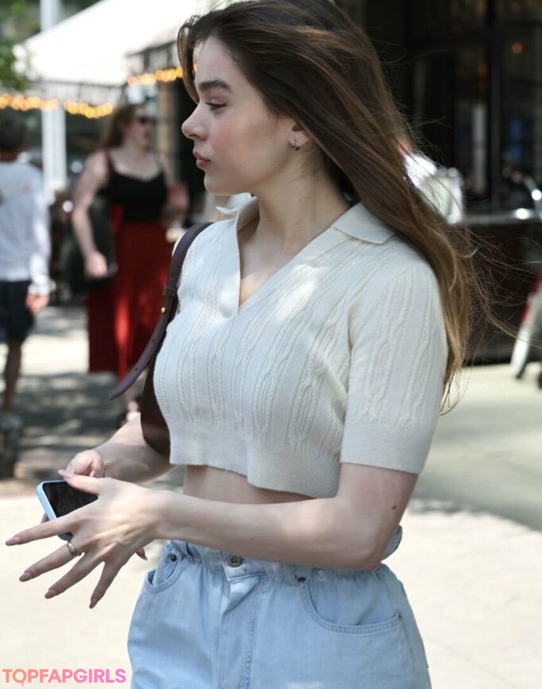 Naakte gelekte OnlyFans-foto van Hailee Steinfeld #1117