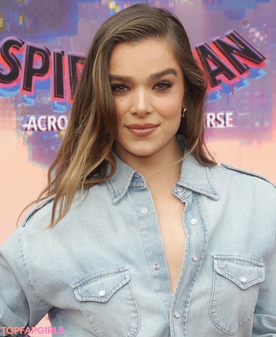 Naakte gelekte OnlyFans-foto van Hailee Steinfeld #1131