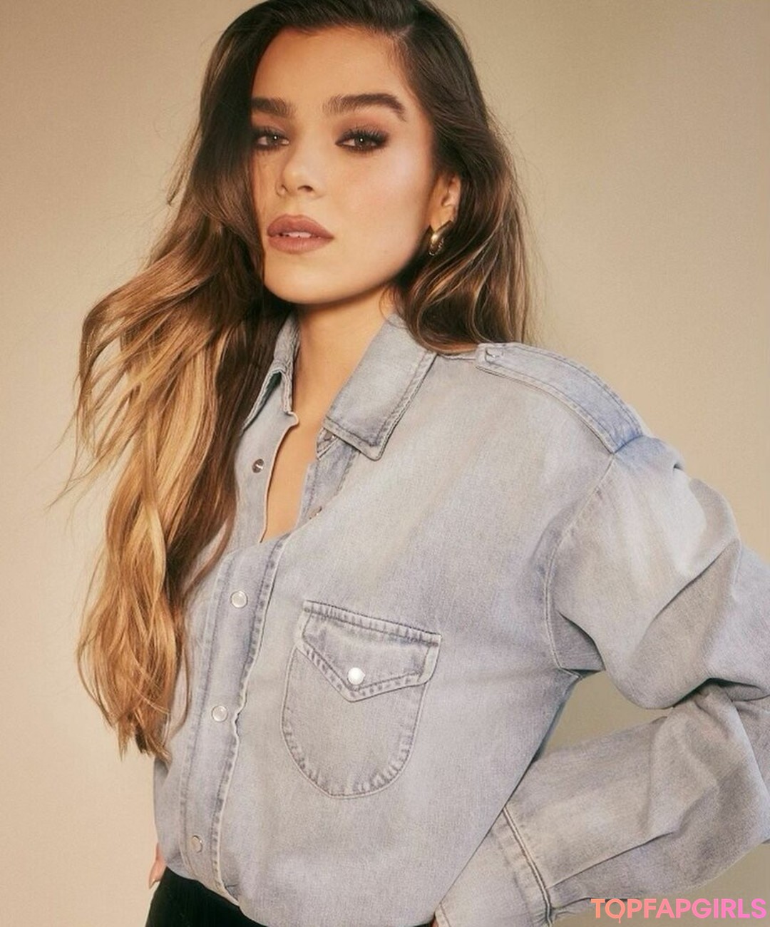 Naakte gelekte OnlyFans-foto van Hailee Steinfeld #1211