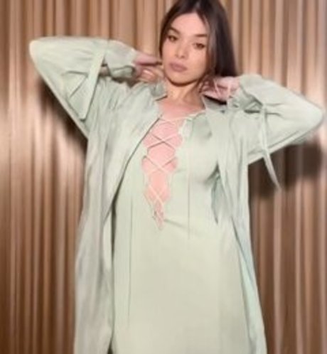 Hailee Steinfeld