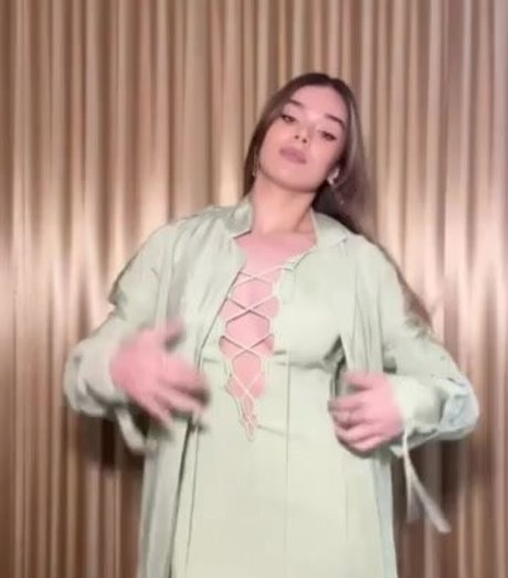 Hailee Steinfeld
