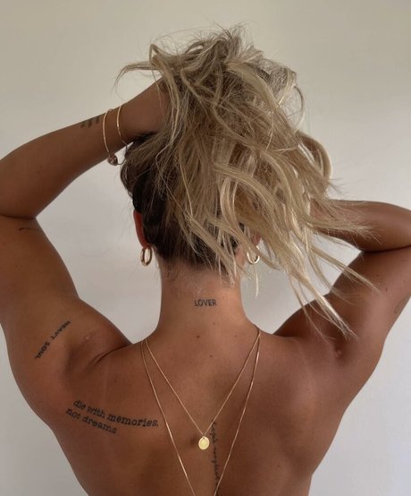 Naakte gelekte OnlyFans-foto van Cydneekinslow