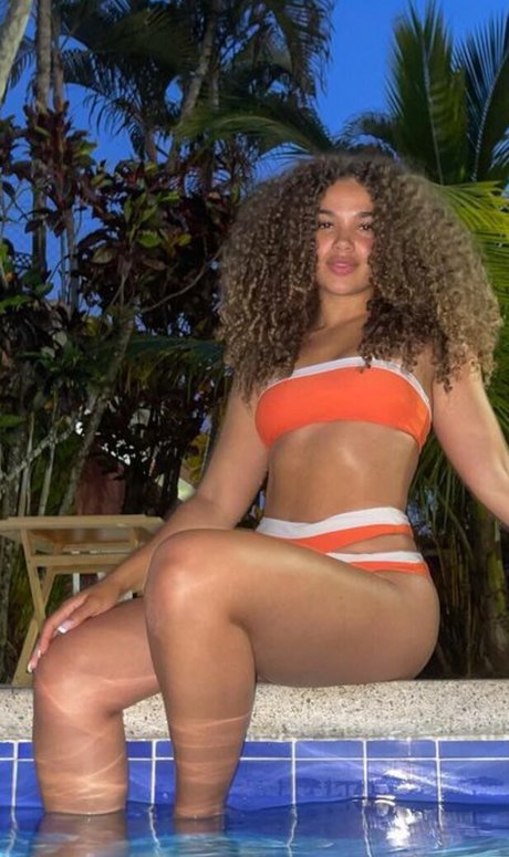 Naakte gelekte OnlyFans-foto van Herbalife Girls
