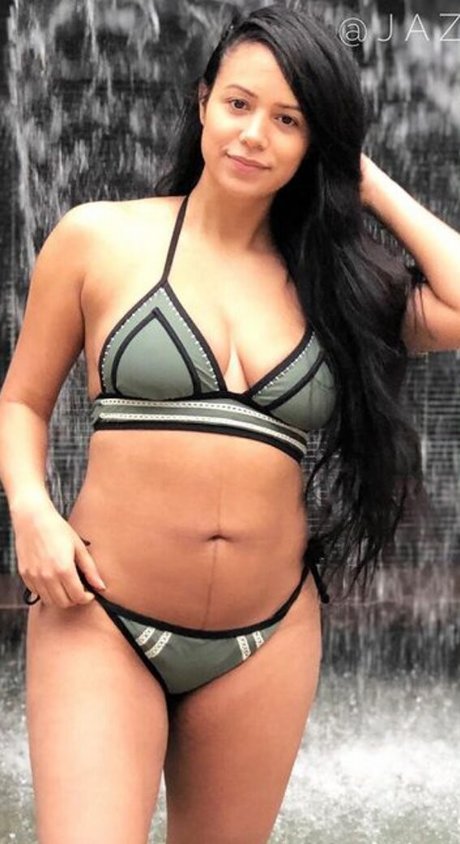 Naakte gelekte OnlyFans-foto van Herbalife Girls