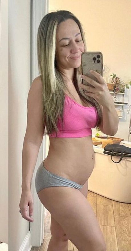 Naakte gelekte OnlyFans-foto van Herbalife Girls