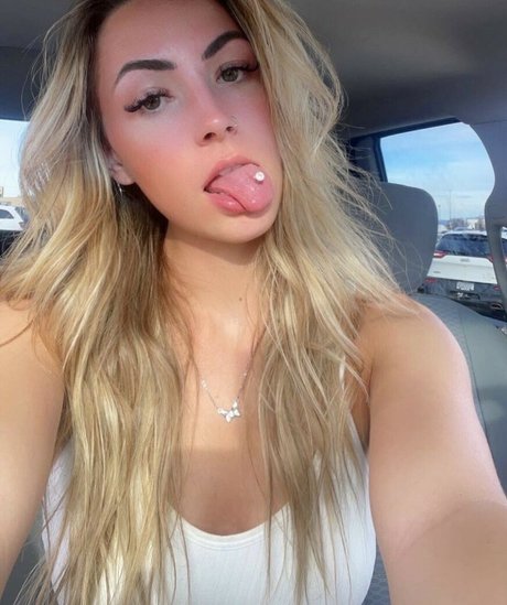 Naakte gelekte OnlyFans-foto van Tlessley