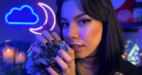 Luna Bloom