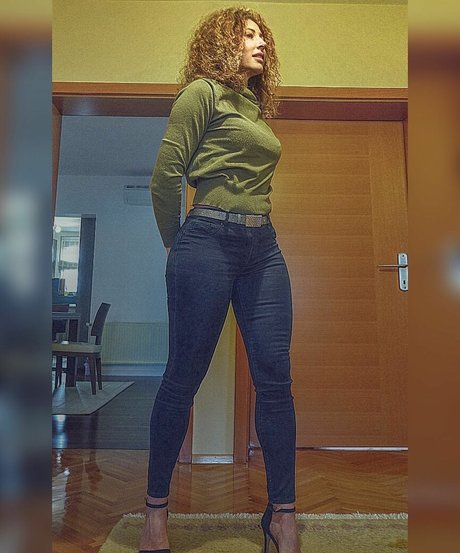 Naakte gelekte OnlyFans-foto van Mrs G Comics