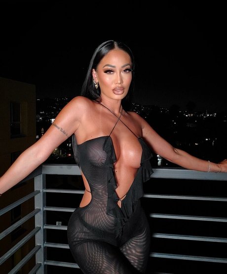 Naakte gelekte OnlyFans-foto van Msangieang
