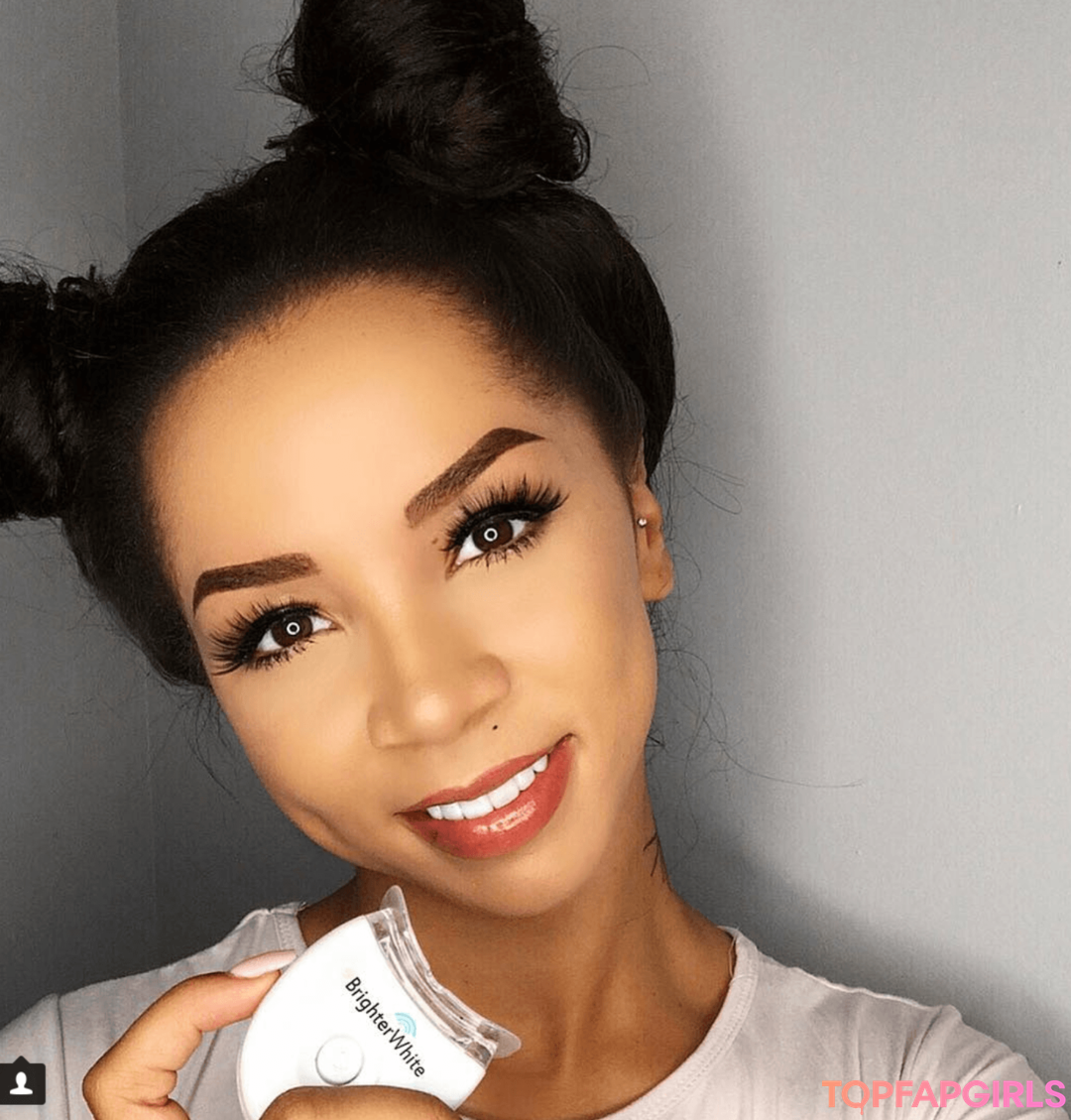 Naakte gelekte OnlyFans-foto van Brittany Renner #1178