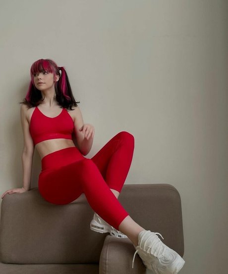 Naakte gelekte OnlyFans-foto van Evamosevich