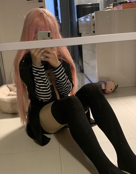 Naakte gelekte OnlyFans-foto van Yuuechka