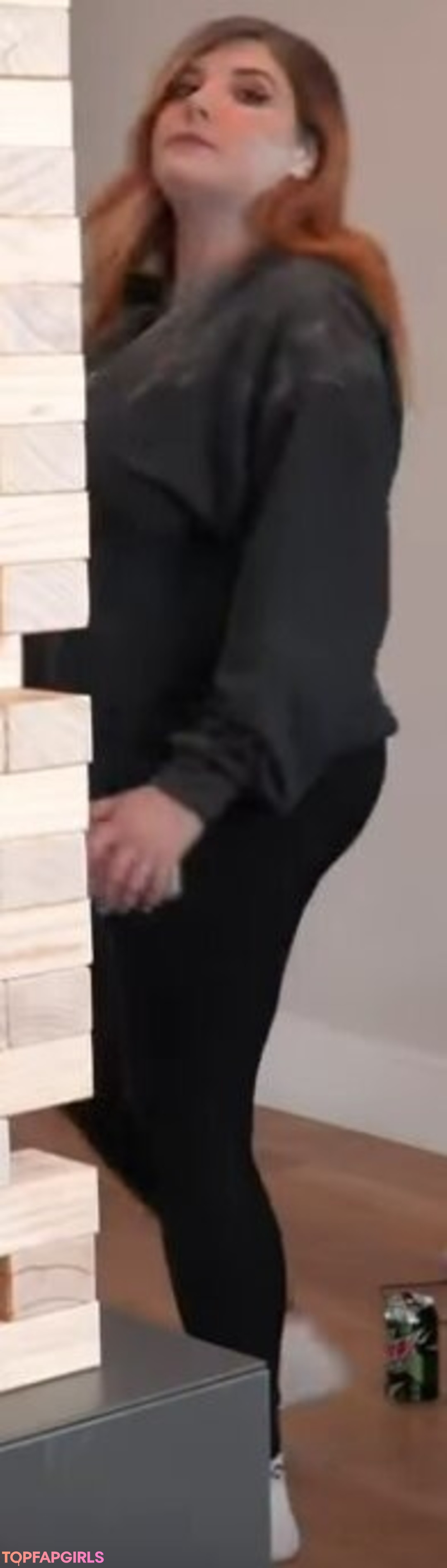 Naakte gelekte OnlyFans-foto van Alluux #28 Naakte gelekte OnlyFans-foto van Alluux #28