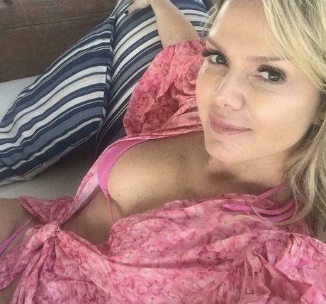 Naakte gelekte OnlyFans-foto van Eliana