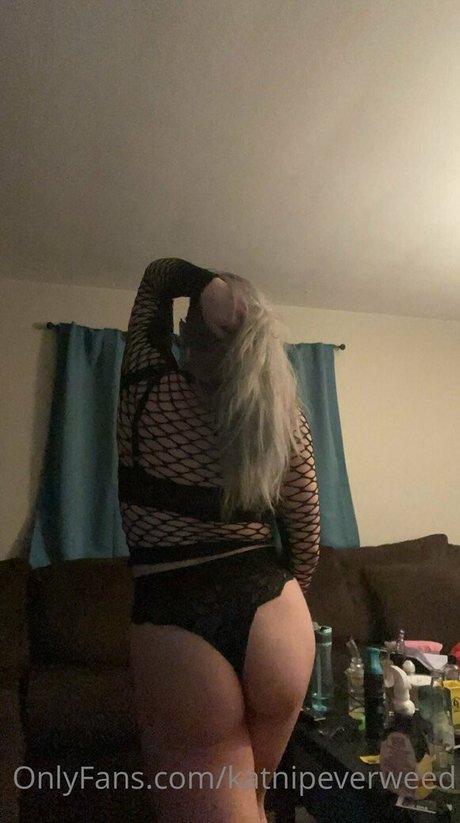 Naakte gelekte OnlyFans-foto van Katnipeverweed