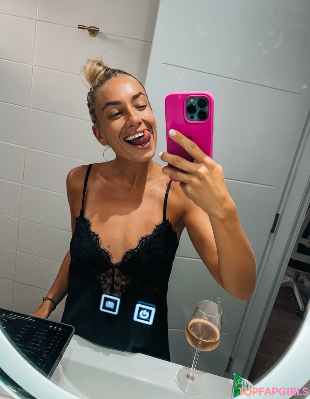 Naakte gelekte OnlyFans-foto van Amy Love #54 Naakte gelekte OnlyFans-foto van Amy Love #54