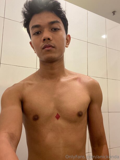 Naakte gelekte OnlyFans-foto van Anickonda