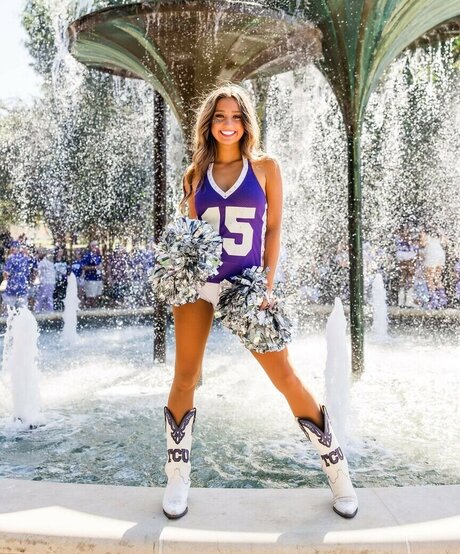 Sexy Cheerleaders