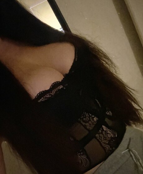 Naakte gelekte OnlyFans-foto van Stellaruu