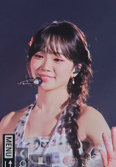Kim Chaewon