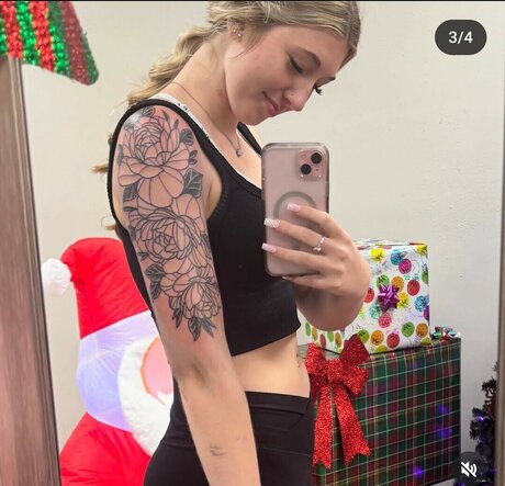 Naakte gelekte OnlyFans-foto van Itsthatonetallgirl