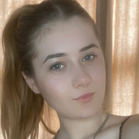 Naakte gelekte OnlyFans-foto van Nerolinka