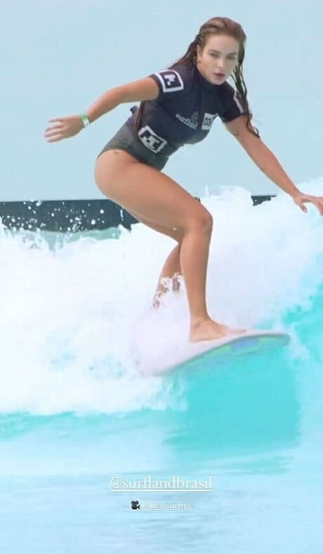 Camila Mayrink