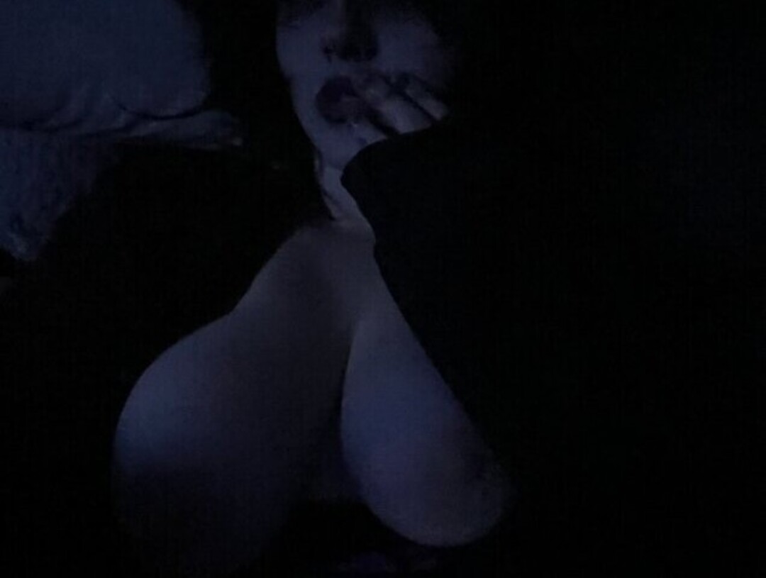 Naakte gelekte OnlyFans-foto van Lillysofthevalley #1 Naakte gelekte OnlyFans-foto van Lillysofthevalley #1