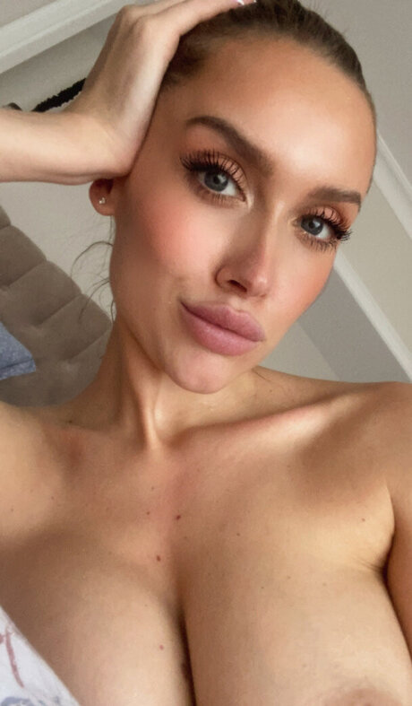 Luxury Girl