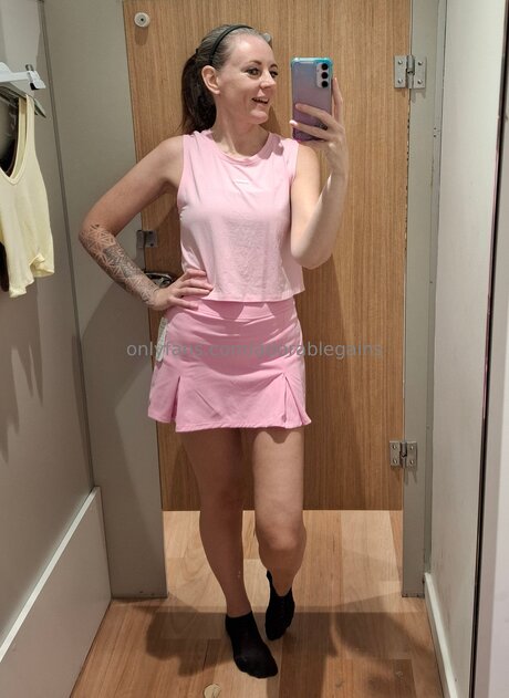Naakte gelekte OnlyFans-foto van Adorablegains