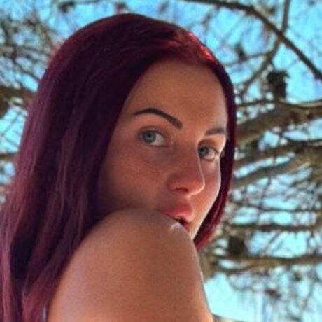 Naakte gelekte OnlyFans-foto van Ninabuettnerfit