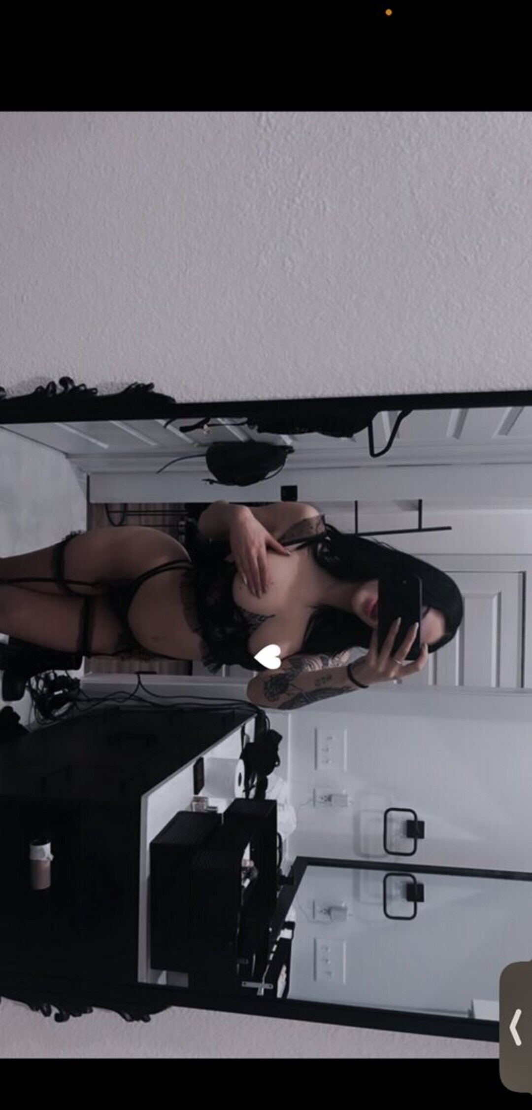 Naakte gelekte OnlyFans-foto van Mercilessapprentice #1 Naakte gelekte OnlyFans-foto van Mercilessapprentice #1