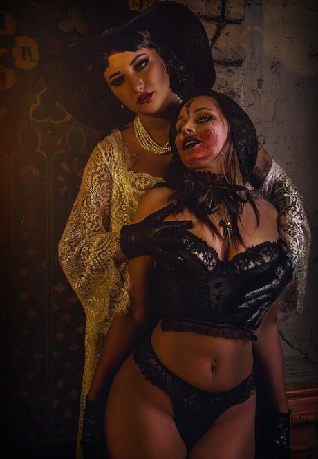 Naakte gelekte OnlyFans-foto van Red Saya