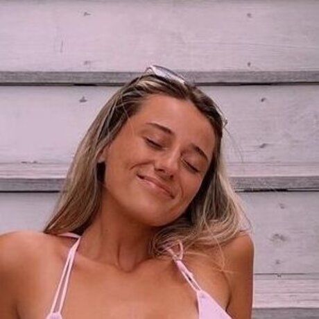 Madeline Hope / hadelinemope