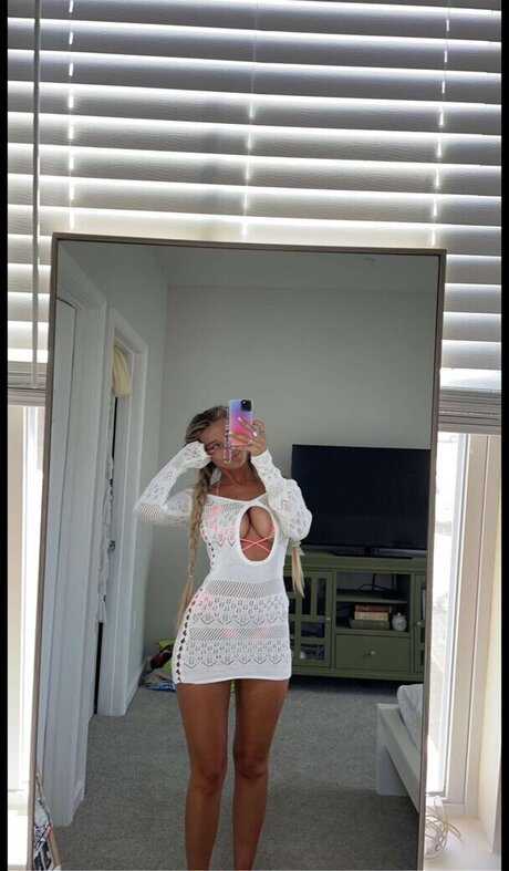 Madeline Hope / hadelinemope