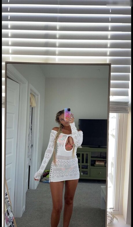 Madeline Hope / hadelinemope