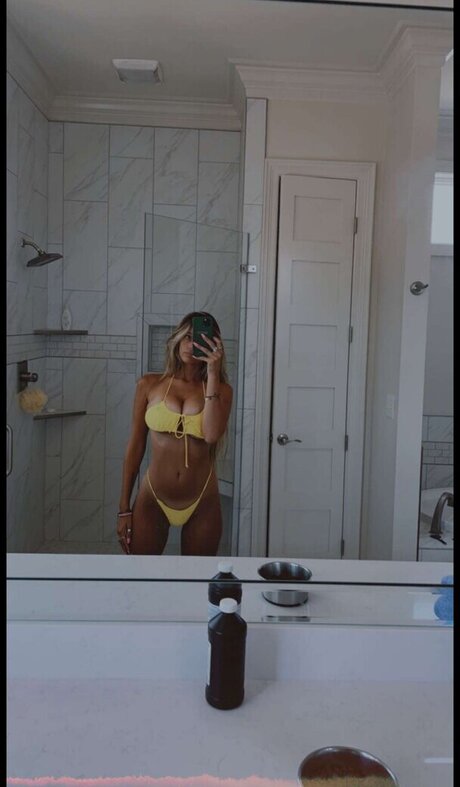 Madeline Hope / hadelinemope