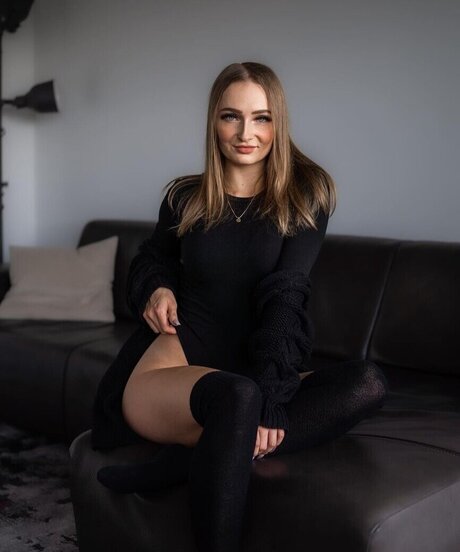 Naakte gelekte OnlyFans-foto van Leaanit