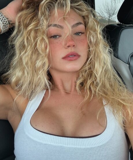 Naakte gelekte OnlyFans-foto van Abigailwhhite