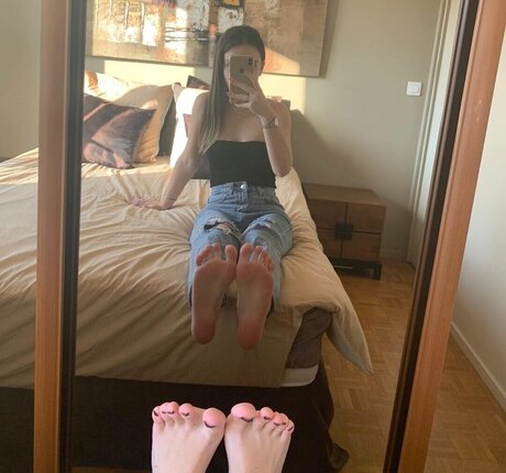 Adriana.feetgirl