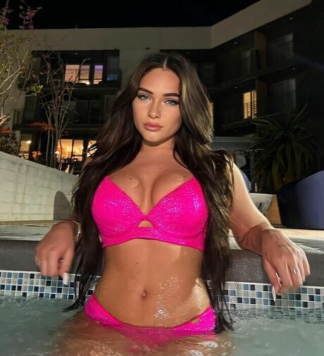 Naakte gelekte OnlyFans-foto van Michelle Kennelly